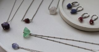 Ach, ty minerály ✨ 💍 Mám je především proto, aby doplnily vaše personalizované šperky, ale musím uznat, že jim to sekne i...